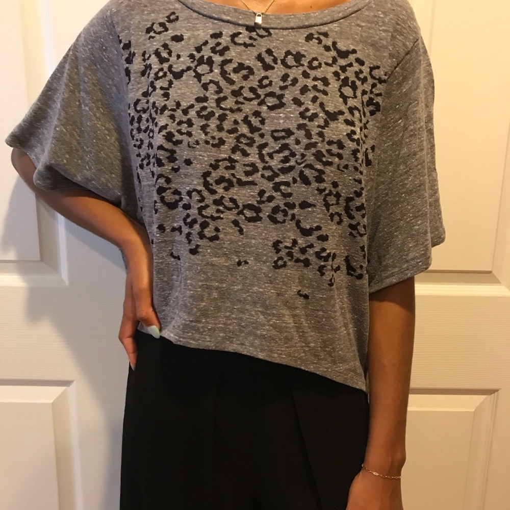 very nice Cheetah  design short sleeve top